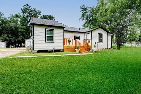 706 Beaumont Street Anahuac TX 77514