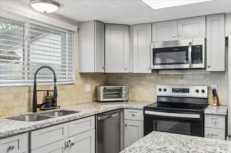 16931 Creek Line Drive Friendswood TX 77546