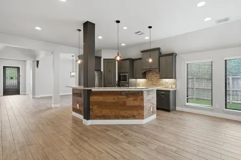 103 Boarsmen Court Montgomery TX 77316