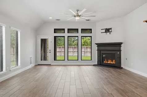 103 Boarsmen Court Montgomery TX 77316