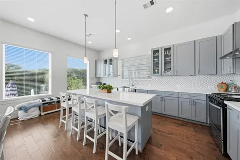 327 Yale Oaks Lane Houston TX 77091