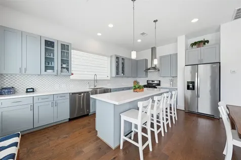 327 Yale Oaks Lane Houston TX 77091