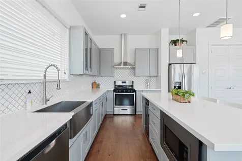 327 Yale Oaks Lane Houston TX 77091