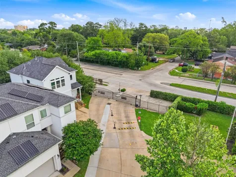 327 Yale Oaks Lane Houston TX 77091