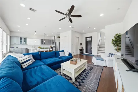 327 Yale Oaks Lane Houston TX 77091