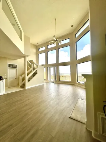 807 Kipp Avenue C Kemah TX 77565