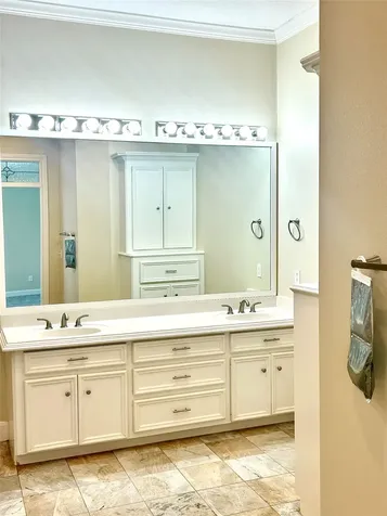 807 Kipp Avenue C Kemah TX 77565
