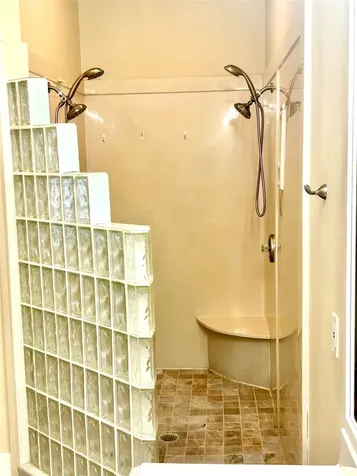 807 Kipp Avenue C Kemah TX 77565