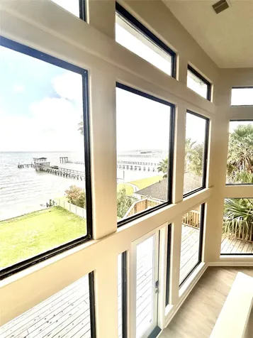 807 Kipp Avenue C Kemah TX 77565