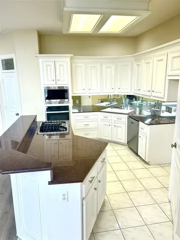 807 Kipp Avenue C Kemah TX 77565
