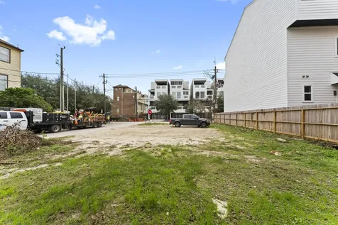 5807 Katy Street Houston TX 77007