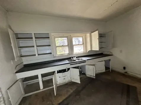 107 Electra Street Longview TX 75602