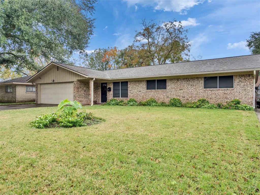 2825 Encino Avenue Bay City TX 77414