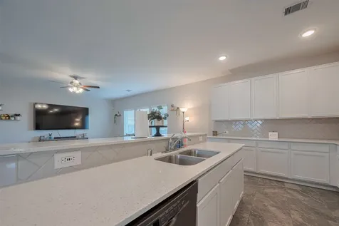 2446 Palisade Crest Drive Rosharon TX 77583