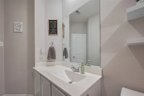 2446 Palisade Crest Drive Rosharon TX 77583