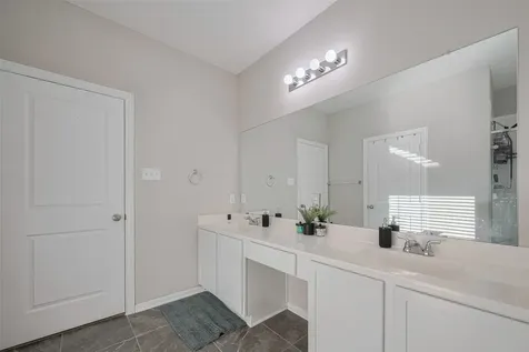 2446 Palisade Crest Drive Rosharon TX 77583
