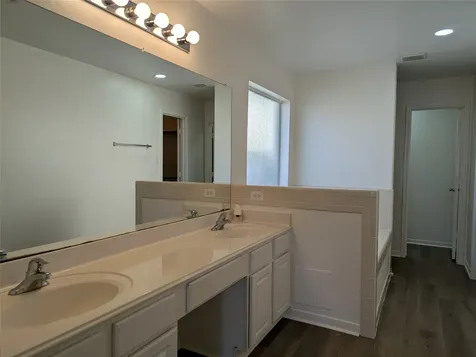 5618 Savannah Woods Lane Rosharon TX 77583
