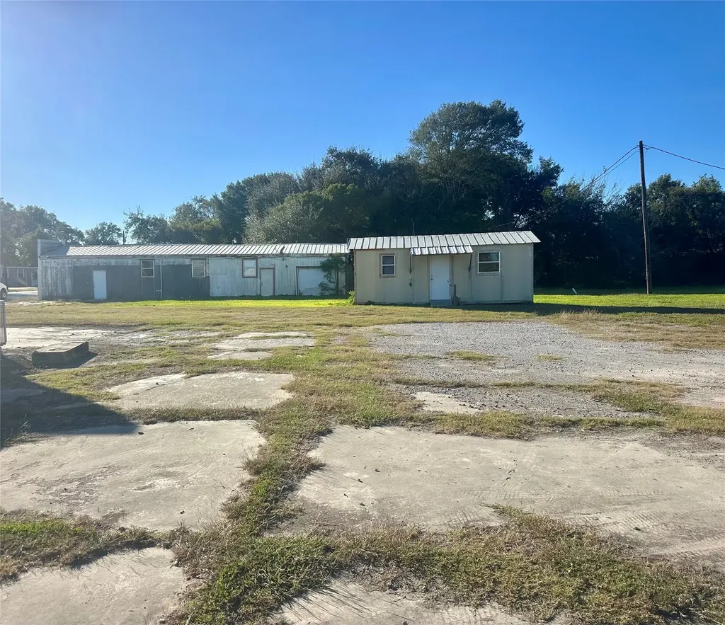 2089 Canal Street Port Arthur TX 77640