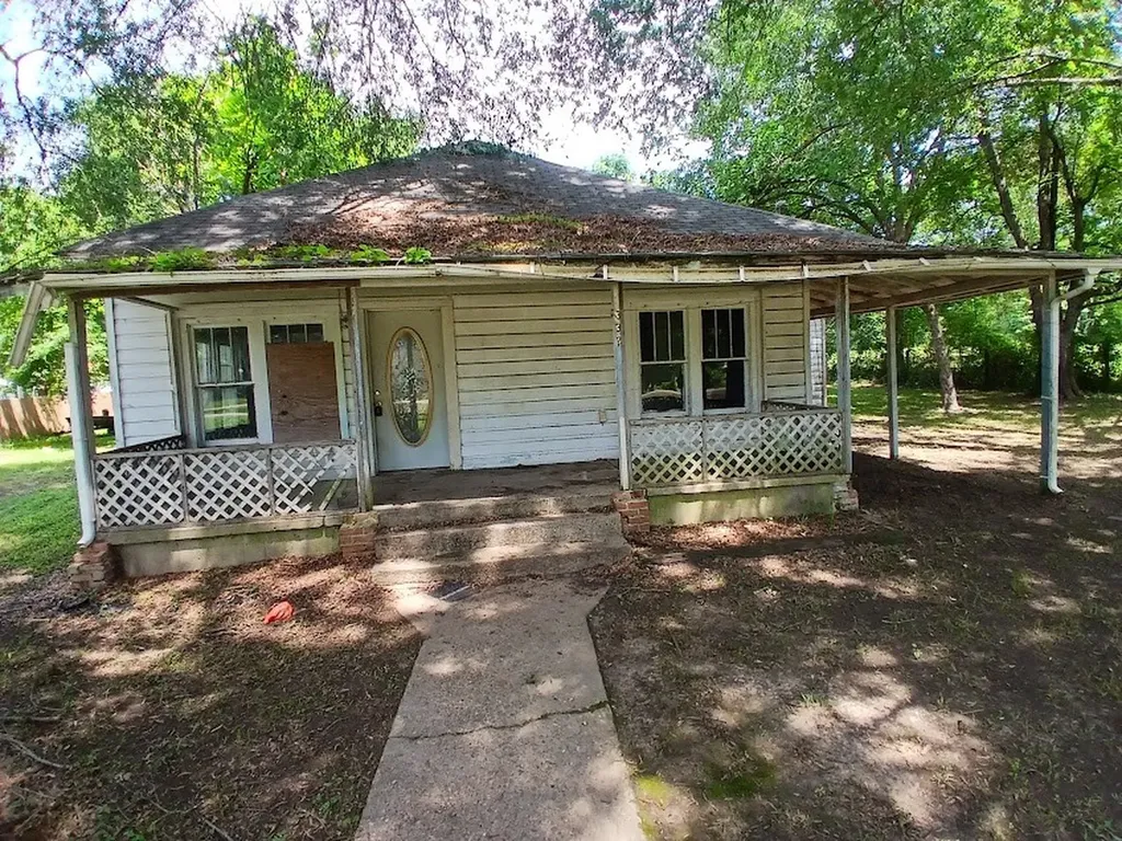 332 Houston Street Maud TX 75567