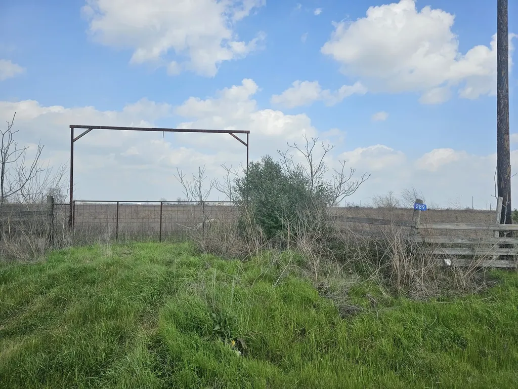889 Old Columbus Road N Sealy TX 77474