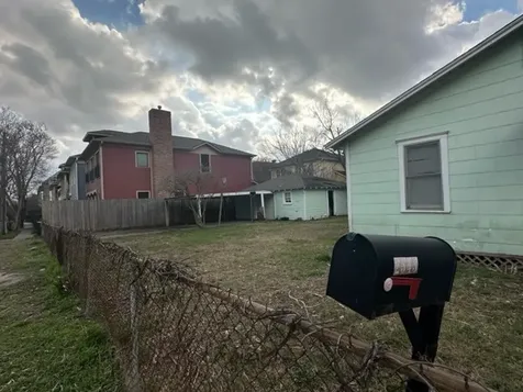 2543 Bevis Street Houston TX 77008