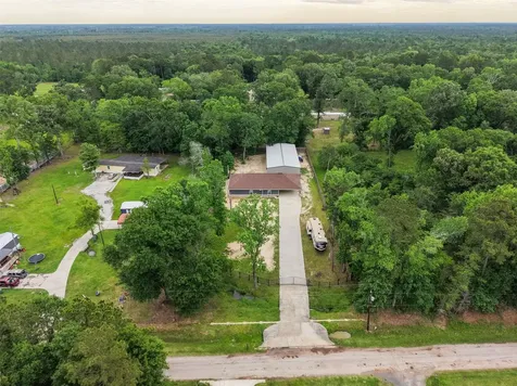 90 County Road 3563 Cleveland TX 77357