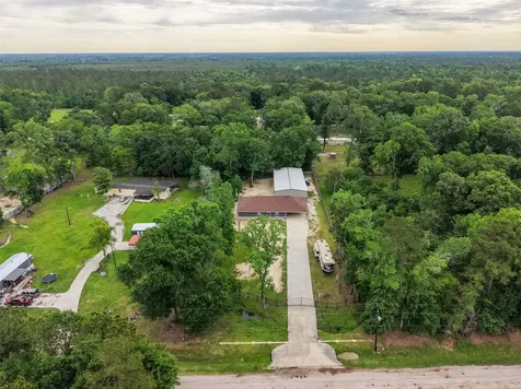90 County Road 3563 Cleveland TX 77357