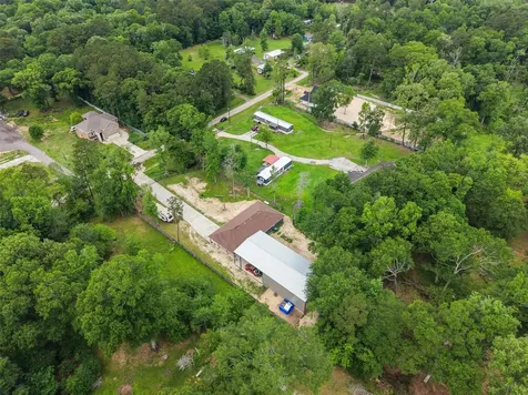 90 County Road 3563 Cleveland TX 77357