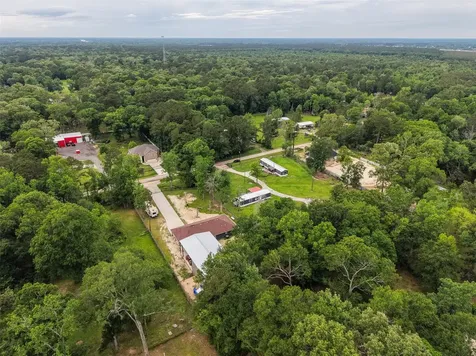 90 County Road 3563 Cleveland TX 77357