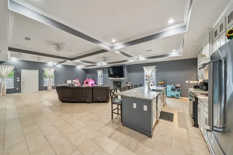 90 County Road 3563 Cleveland TX 77357
