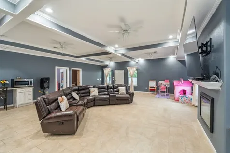 90 County Road 3563 Cleveland TX 77357