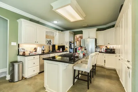 204 Arrowhead Drive Lake Jackson TX 77566