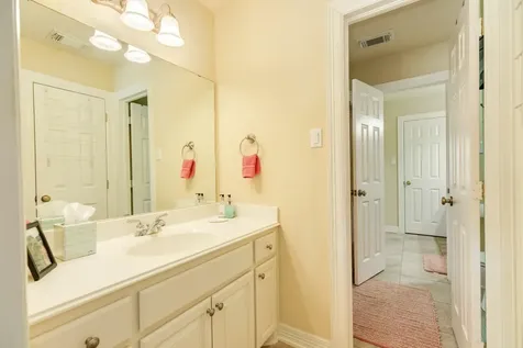 204 Arrowhead Drive Lake Jackson TX 77566