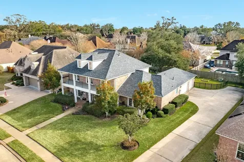 204 Arrowhead Drive Lake Jackson TX 77566