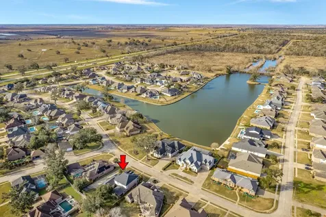 204 Arrowhead Drive Lake Jackson TX 77566