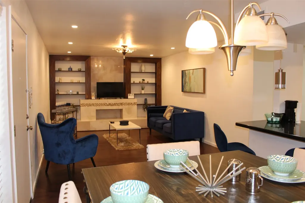 5343 Richmond Avenue 26 Houston TX 77056