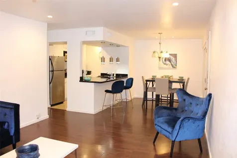 5343 Richmond Avenue 26 Houston TX 77056