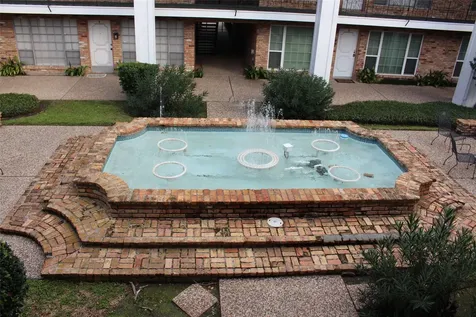 5343 Richmond Avenue 26 Houston TX 77056