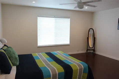 5343 Richmond Avenue 26 Houston TX 77056
