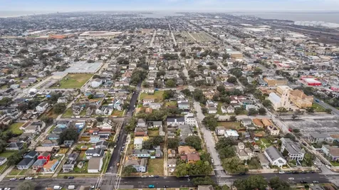 1211 33rd Street Galveston TX 77550