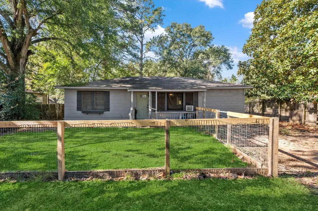 412 Dunnam Avenue Cleveland TX 77327