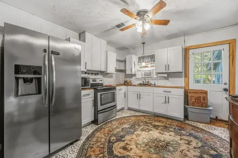 412 Dunnam Avenue Cleveland TX 77327