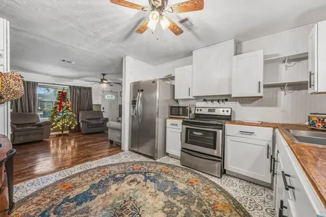 412 Dunnam Avenue Cleveland TX 77327