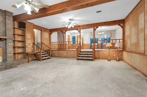 24614 Spruce Huntsville TX 77320