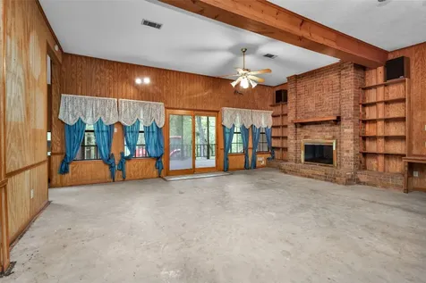 24614 Spruce Huntsville TX 77320