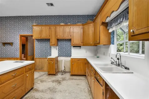 24614 Spruce Huntsville TX 77320