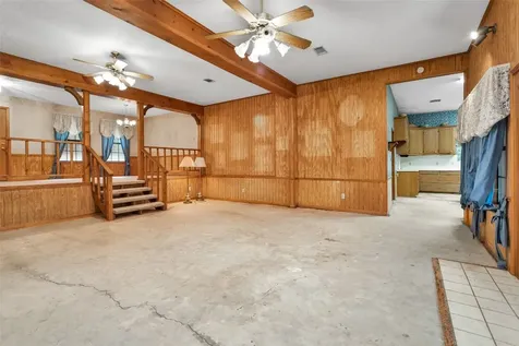 24614 Spruce Huntsville TX 77320