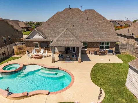 9810 Santa Anita Drive Mont Belvieu TX 77523