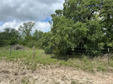 2523 County Road 133 Giddings TX 78942