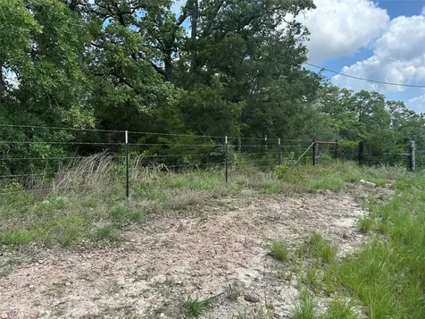 2523 County Road 133 Giddings TX 78942